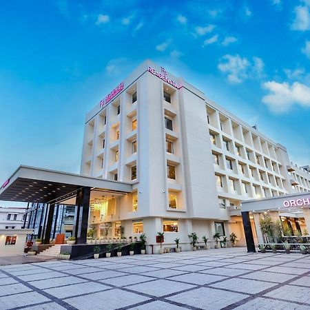 Regenta Dehradun By Royal Orchid Hotels Limited Zewnętrze zdjęcie