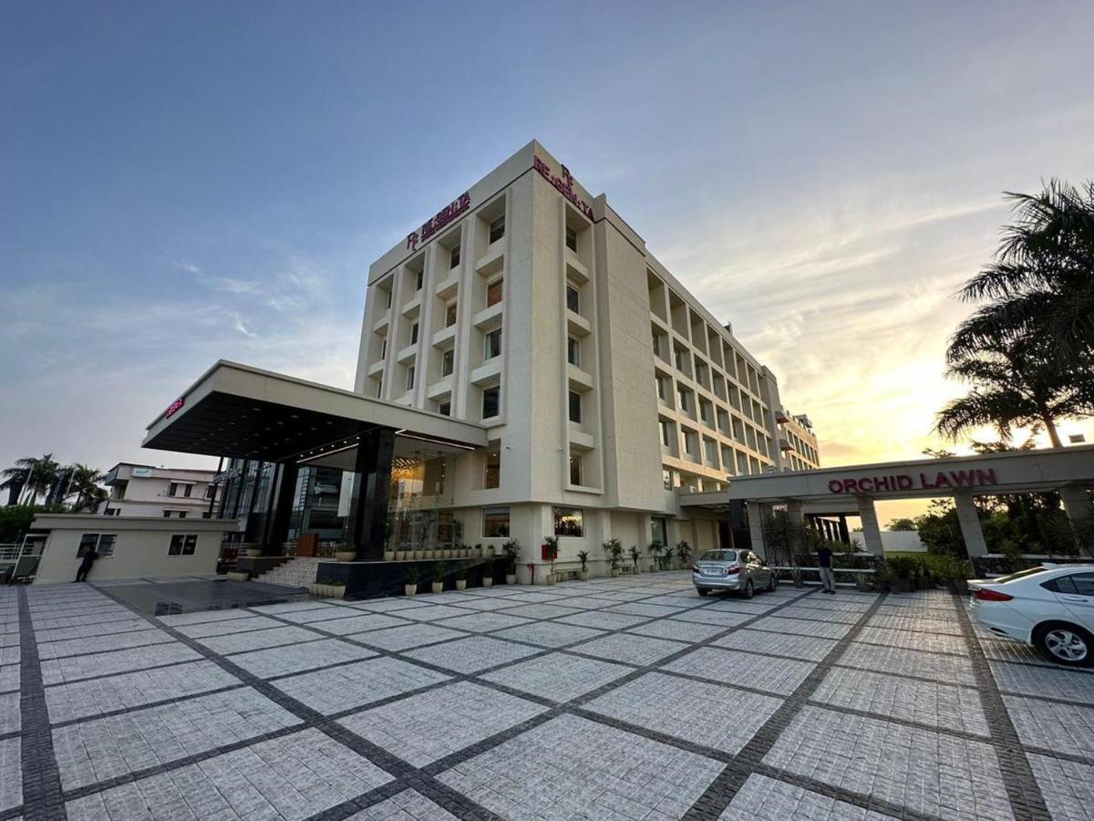 Regenta Dehradun By Royal Orchid Hotels Limited Zewnętrze zdjęcie
