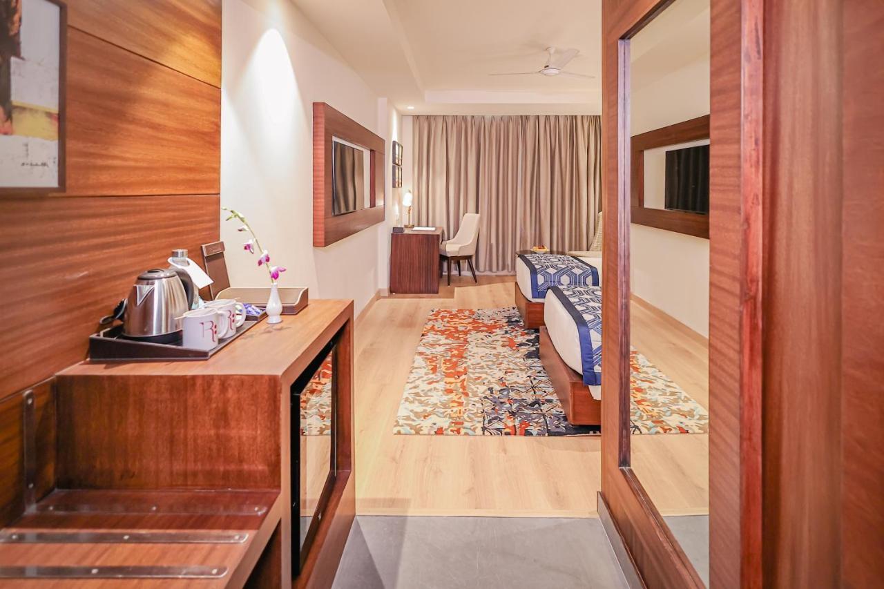 Regenta Dehradun By Royal Orchid Hotels Limited Zewnętrze zdjęcie
