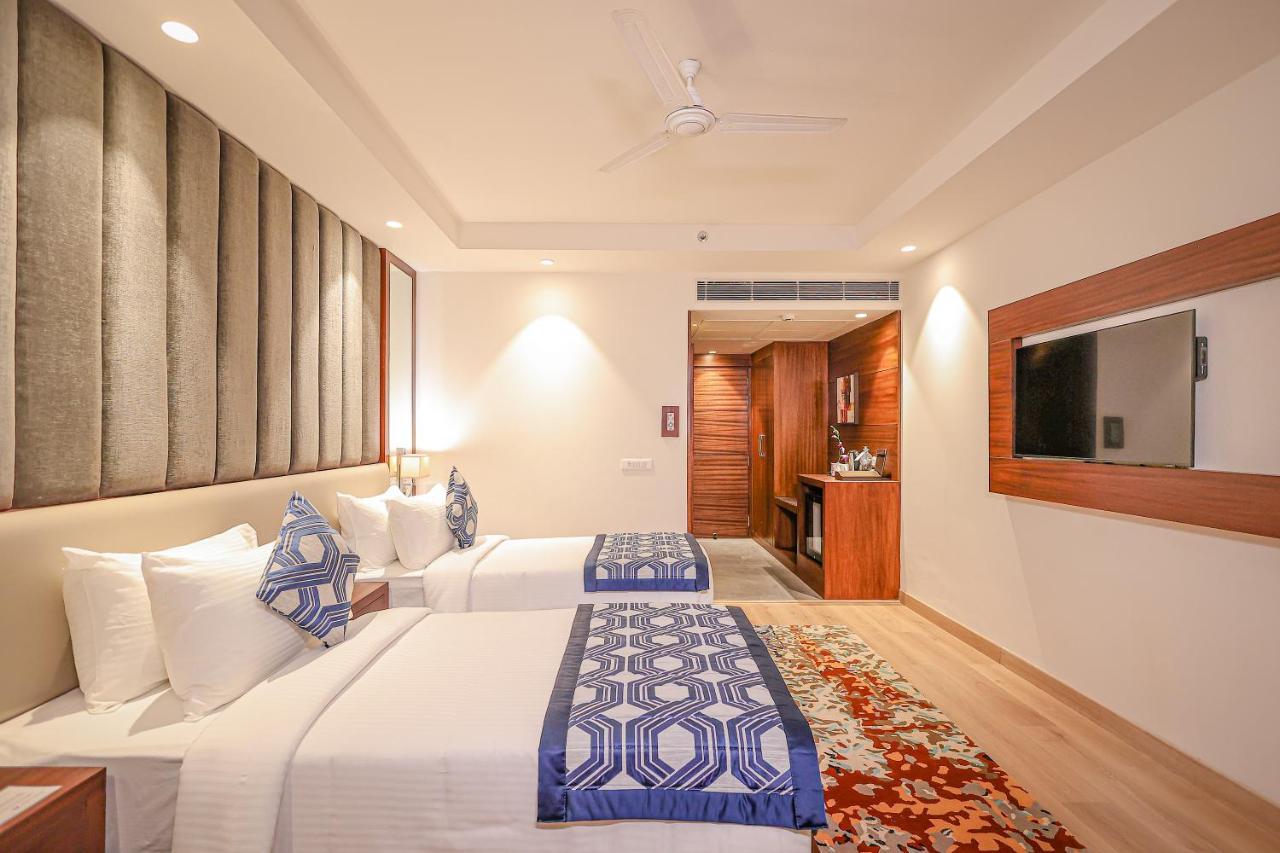 Regenta Dehradun By Royal Orchid Hotels Limited Zewnętrze zdjęcie