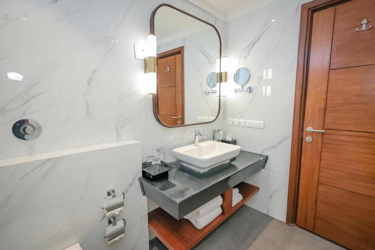 Regenta Dehradun By Royal Orchid Hotels Limited Zewnętrze zdjęcie