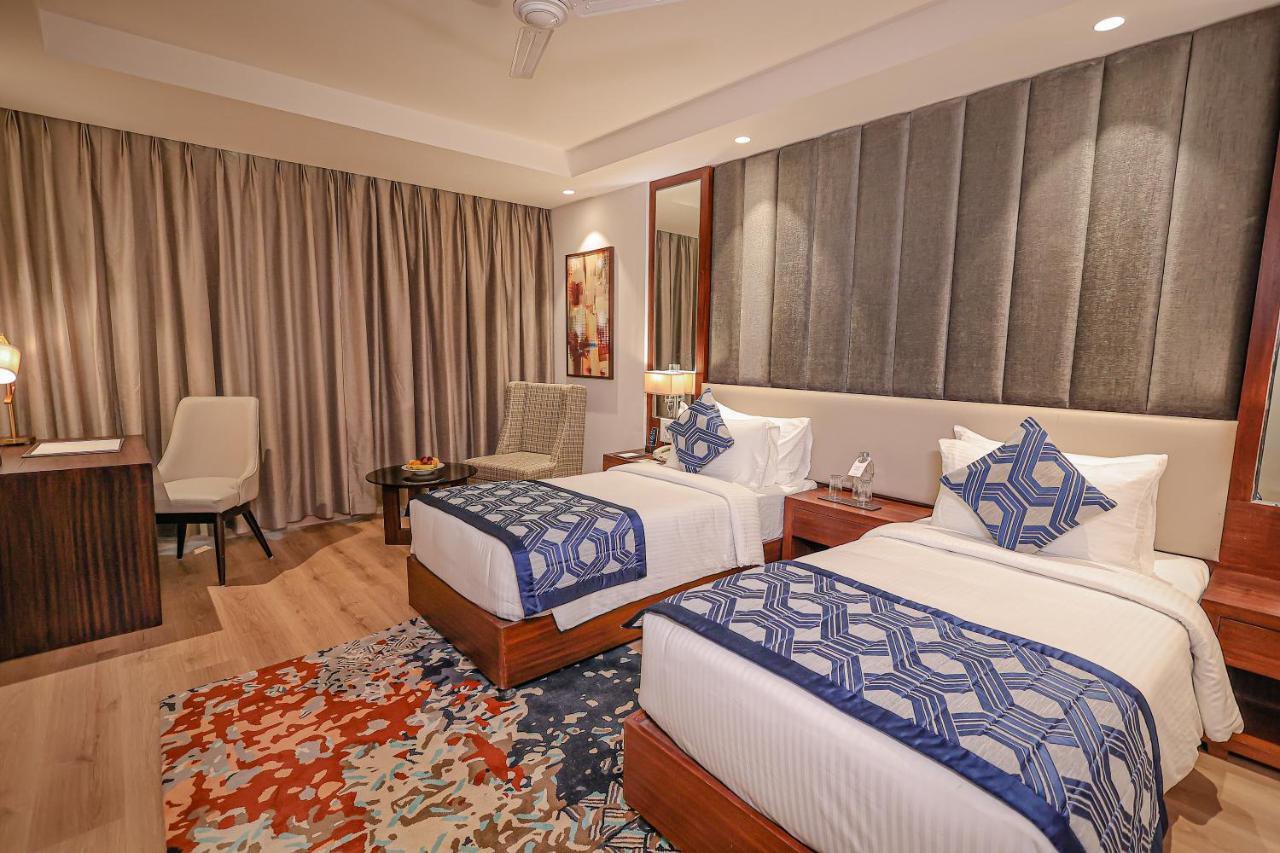 Regenta Dehradun By Royal Orchid Hotels Limited Zewnętrze zdjęcie