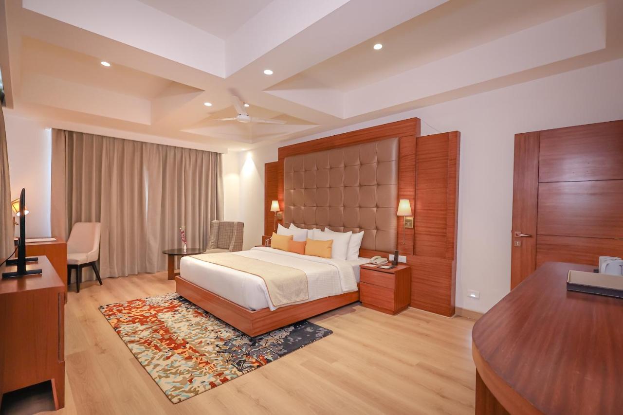 Regenta Dehradun By Royal Orchid Hotels Limited Zewnętrze zdjęcie