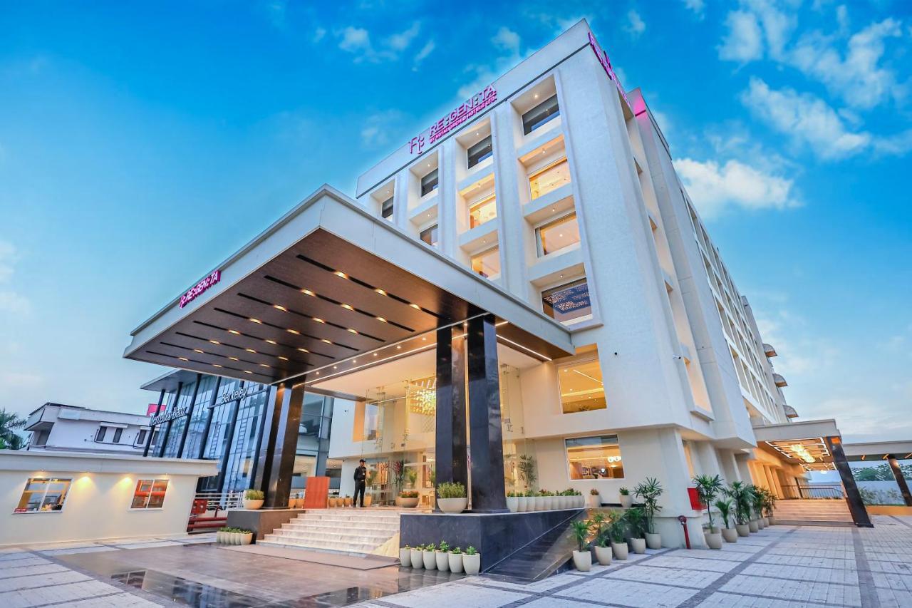 Regenta Dehradun By Royal Orchid Hotels Limited Zewnętrze zdjęcie