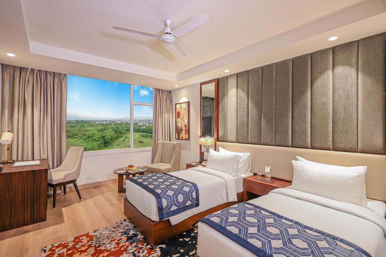Regenta Dehradun By Royal Orchid Hotels Limited Zewnętrze zdjęcie