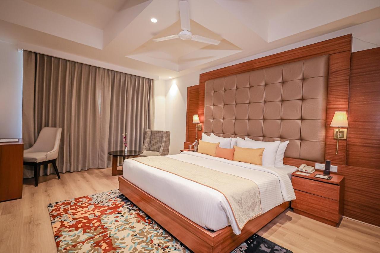 Regenta Dehradun By Royal Orchid Hotels Limited Zewnętrze zdjęcie