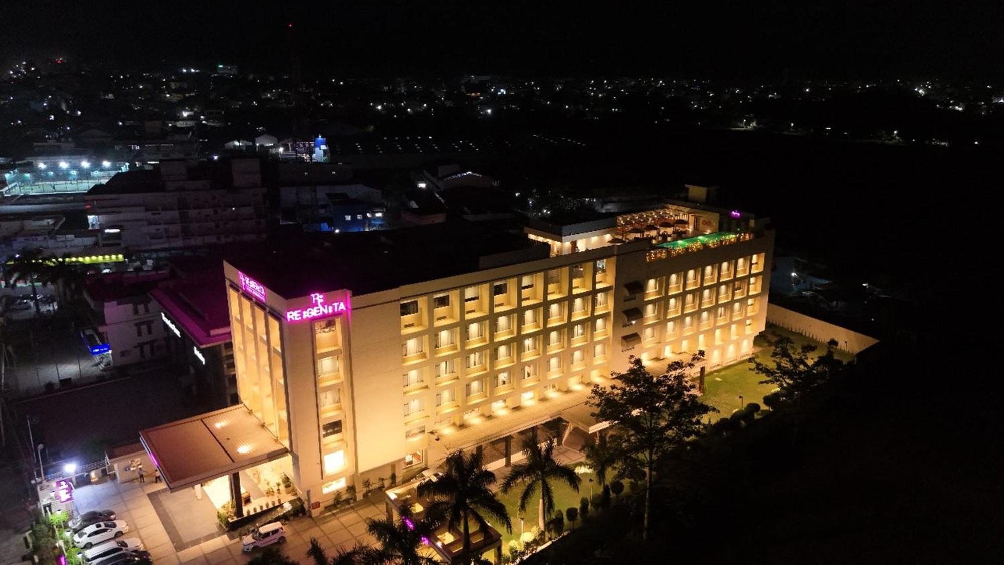 Regenta Dehradun By Royal Orchid Hotels Limited Zewnętrze zdjęcie