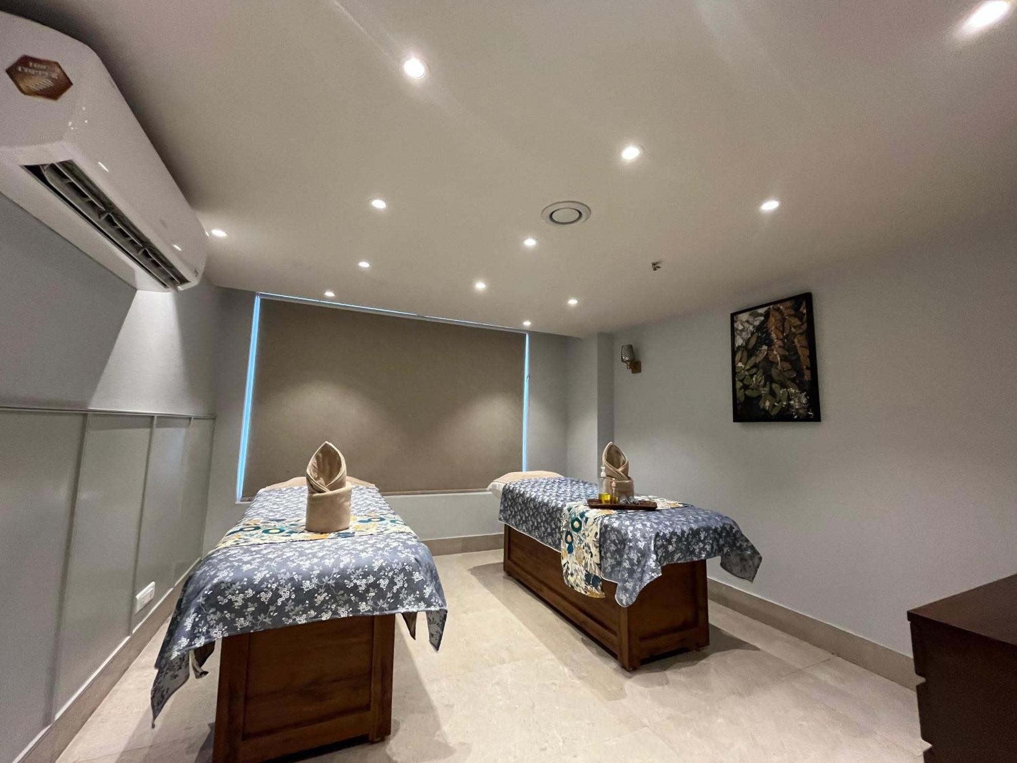 Regenta Dehradun By Royal Orchid Hotels Limited Zewnętrze zdjęcie